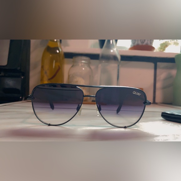 Quay Australia Black Gradient Glasses - Picture 3 of 7